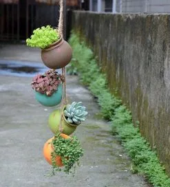 Spieringstore® Plantenhangers - 4 Bloempotjes Aan Een Touw - Hangpotten Voor Binnen En Buiten - Hangpot Schutting - 4 Kleuren Incl. Touw -Bloem Garden Verkoop 1090x1200