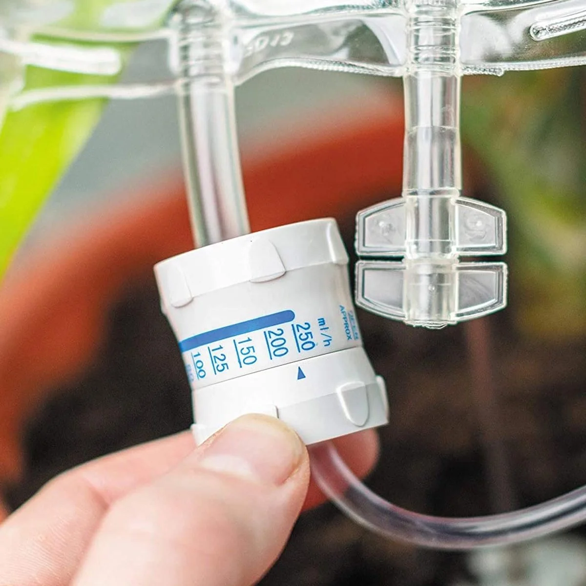 MikaMax Watergeefsysteem Voor Kamerplanten - Infuus Voor Planten - 8 Dagen Automatisch Water - 450 Ml 3 MikaMax Watergeefsysteem Voor Kamerplanten - Infuus Voor Planten - 8 Dagen Automatisch Water - 450 Ml - Afbeelding 3