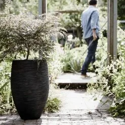 Capi Europe - Vaas Elegant Deluxe Rib NL - 45x72 - Zwart - Voor Binnen En Buiten - KBLR1138 27 Capi Europe - Vaas Elegant Deluxe Rib NL - 45x72 - Zwart - Voor Binnen En Buiten - KBLR1138 -Bloem Garden Verkoop 1200x1200 150