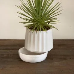 Riviera Maison Plantenbak Rond, Bloempot Met Ribbel - RM Let It Grow Planter - Wit - Porselein - Maat S -Bloem Garden Verkoop 1200x1200 300