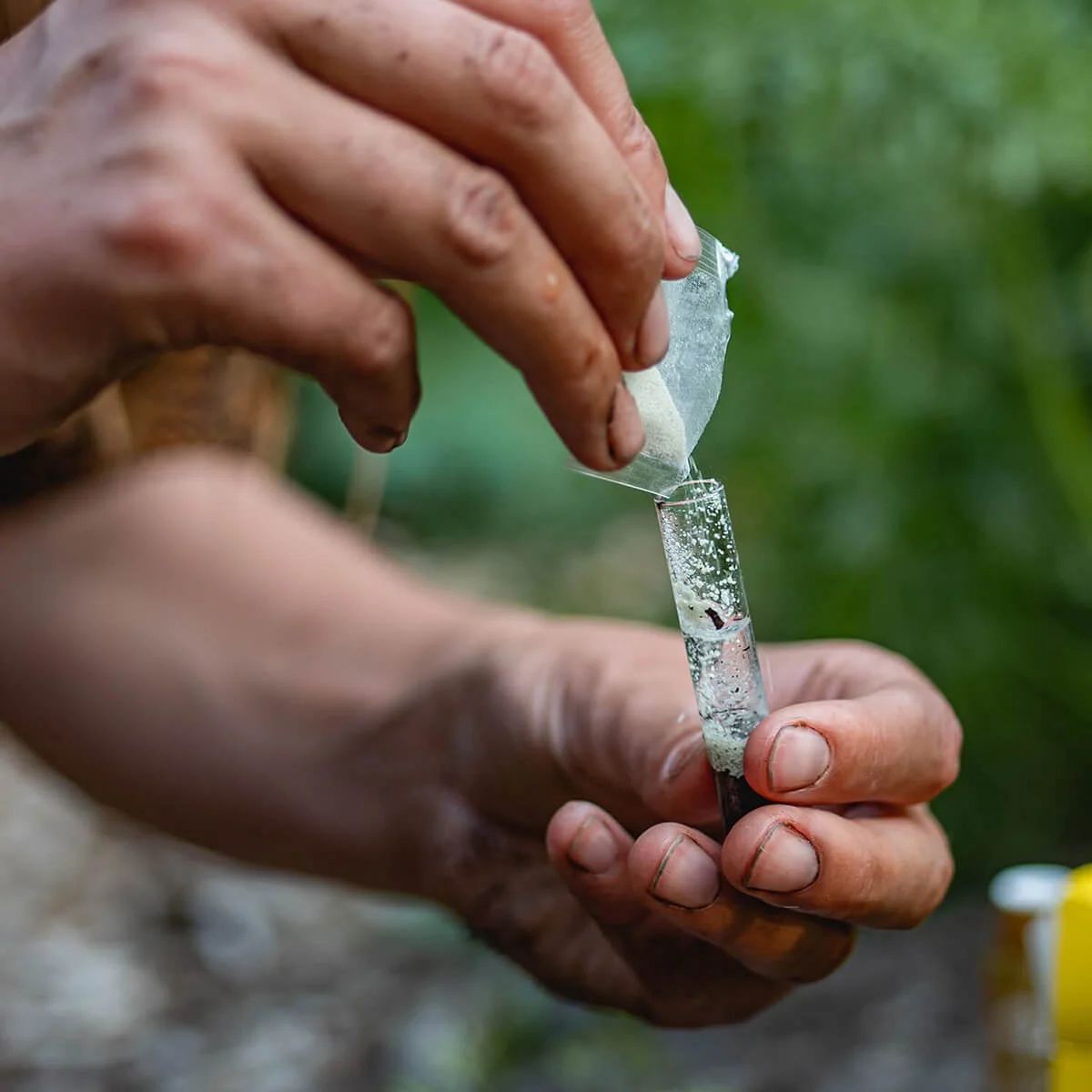 ECOstyle PH Bodemtest - Zuurtegraad Meter Voor Grond - Bepaal Kalk Behoefte Voor Tuin En Gazon - 8 Testen 10 ECOstyle PH Bodemtest - Zuurtegraad Meter Voor Grond - Bepaal Kalk Behoefte Voor Tuin En Gazon - 8 Testen - Afbeelding 10