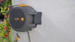 Hozelock AutoReel Slangenhouder / Wandslangbox 20m - Ø12,5mm -Bloem Garden Verkoop 1200x675 4