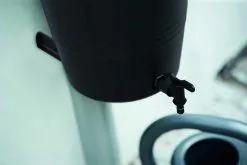 Elho Green Basics Rain Catcher 33 - Regenton Voor Balkonbuiten - Ø 33.5 X H 73.5 Cm - Zwart/Living Black 13 Elho Green Basics Rain Catcher 33 - Regenton Voor Balkonbuiten - Ø 33.5 X H 73.5 Cm - Zwart/Living Black -Bloem Garden Verkoop 1200x800 124