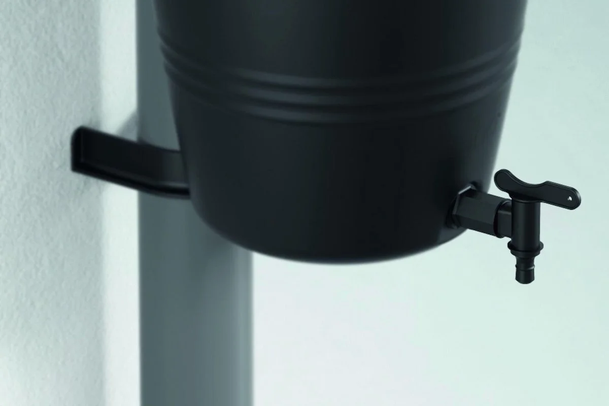 Elho Green Basics Rain Catcher 33 - Regenton Voor Balkonbuiten - Ø 33.5 X H 73.5 Cm - Zwart/Living Black 5 Elho Green Basics Rain Catcher 33 - Regenton Voor Balkonbuiten - Ø 33.5 X H 73.5 Cm - Zwart/Living Black - Afbeelding 5