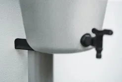 Elho Green Basics Rain Catcher 33 - Regenton Voor Balkonbuiten - Ø 33.5 X H 73.5 Cm - Grijs/Living Concrete 12 Elho Green Basics Rain Catcher 33 - Regenton Voor Balkonbuiten - Ø 33.5 X H 73.5 Cm - Grijs/Living Concrete -Bloem Garden Verkoop 1200x800 135