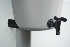 Elho Green Basics Rain Catcher 33 - Regenton Voor Balkonbuiten - Ø 33.5 X H 73.5 Cm - Grijs/Living Concrete 15 Elho Green Basics Rain Catcher 33 - Regenton Voor Balkonbuiten - Ø 33.5 X H 73.5 Cm - Grijs/Living Concrete -Bloem Garden Verkoop 1200x800 136