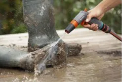 GARDENA - Comfort Reinigingsbroes - Spuitpistool - Traploos Instelbaar -Bloem Garden Verkoop 1200x800 78