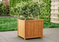 Houten Plantenbak Met Wieltjes 50x50 - Geolied Duurzaam FSC Acaciahout – Bloembak Buiten - Plantenbakken Buiten - Perfecthomeshop -Bloem Garden Verkoop 1200x857 1
