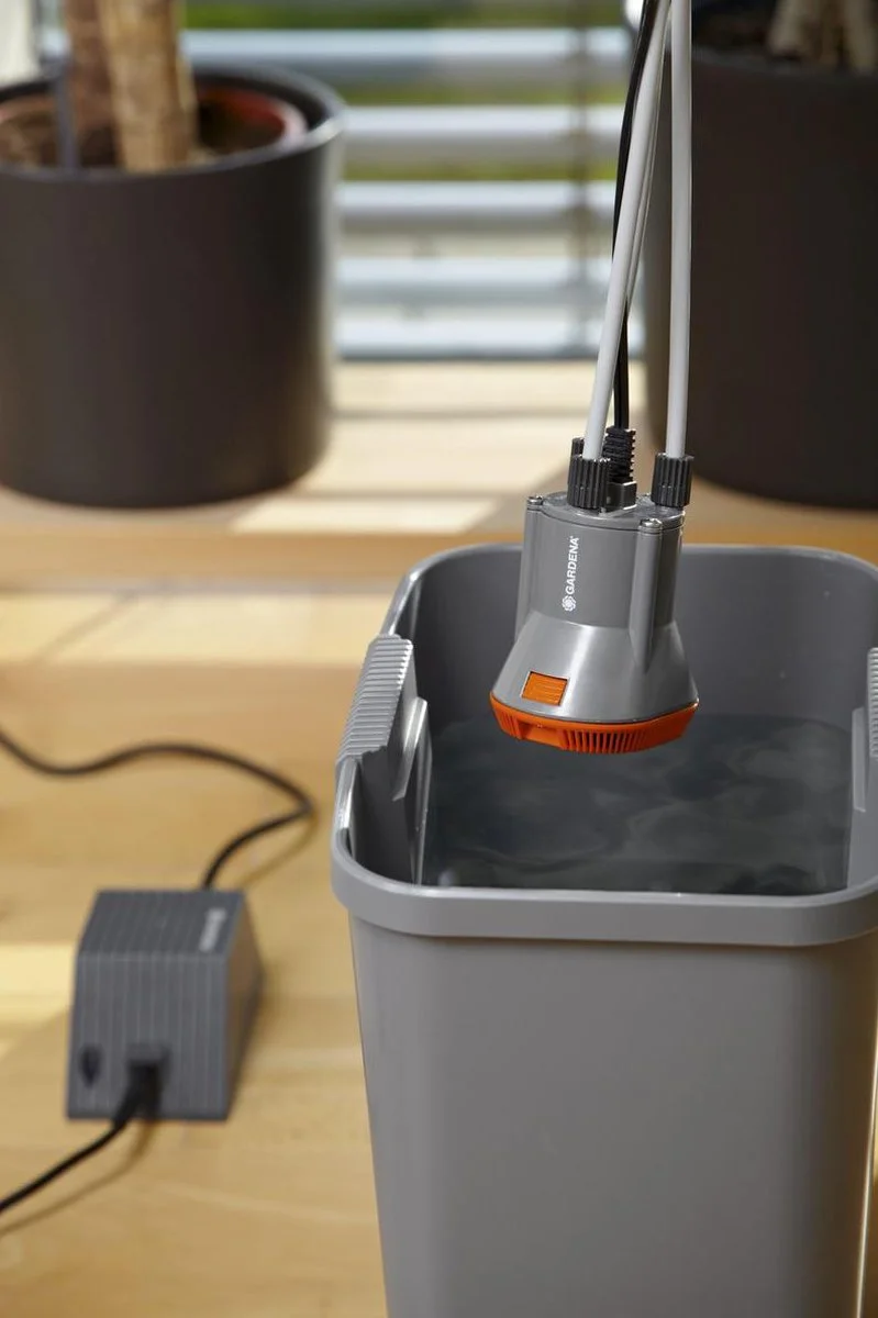 GARDENA Vakantiebewateringsset Duppelsysteem - Geschikt Voor 36 Potplanten - Incl. 9l Vat 3 GARDENA Vakantiebewateringsset Duppelsysteem - Geschikt Voor 36 Potplanten - Incl. 9l Vat - Afbeelding 3