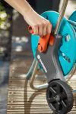 GARDENA AquaRoll S Slangenwagen - Verstelbare Handgreep - Excl. Tuinslang -Bloem Garden Verkoop 800x1200 155