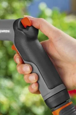 GARDENA - Classic Reinigingspistool - Spuitpistool - Traploos Instelbaar 24 GARDENA - Classic Reinigingspistool - Spuitpistool - Traploos Instelbaar -Bloem Garden Verkoop 800x1200 159