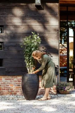 Capi Europe - Vaas Elegant Deluxe Rib NL - 40x60 - Zwart - Voor Binnen En Buiten - KBLR1131 -Bloem Garden Verkoop 800x1200 47