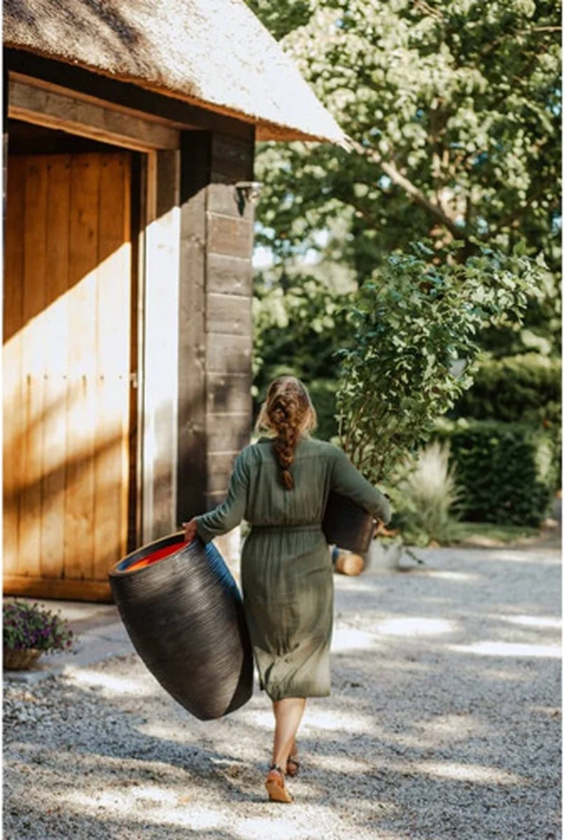 Capi Europe - Vaas Elegant Deluxe Rib NL - 45x72 - Zwart - Voor Binnen En Buiten - KBLR1138 7 Capi Europe - Vaas Elegant Deluxe Rib NL - 45x72 - Zwart - Voor Binnen En Buiten - KBLR1138 - Afbeelding 7